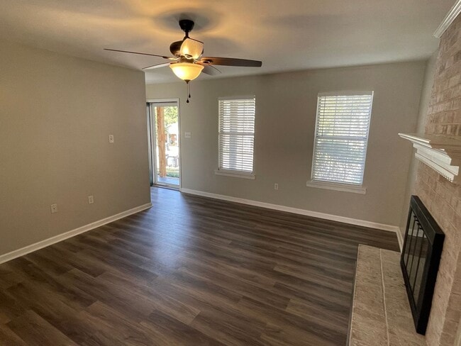 Building Photo - Home For Rent - 334 Lamplighter Ln Martine...