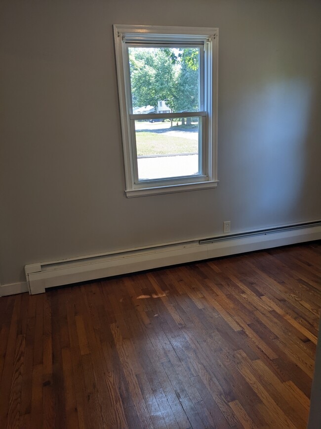 Building Photo - 53 Fairview Dr