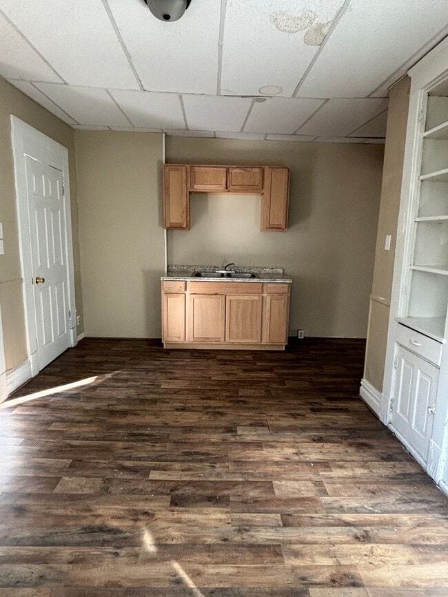 Building Photo - One Level Living