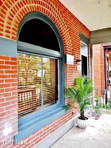 Primary Photo - 2 br, 2.5 bath Townhome - 305 E Sycamore St