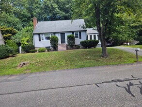Building Photo - 12 Cedar Dr