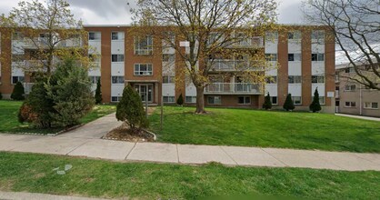 Building Photo - 350 Regina St N