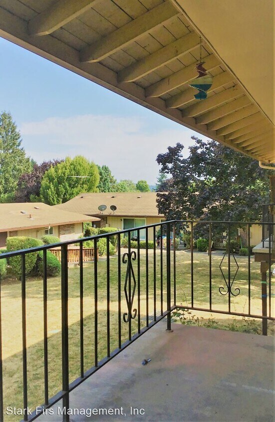 Foto principal - 15220 SE Stark St