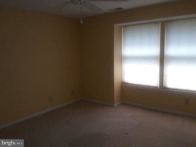 Building Photo - 104 Kenwood Dr