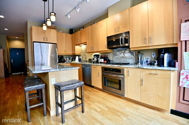 Building Photo - 2 br, 2.5 bath Condo - 101 Broad St