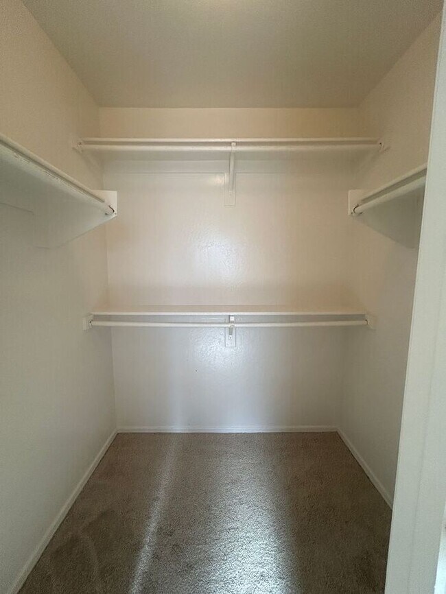 Foto del edificio - 308 S Oakland