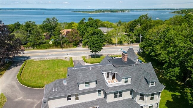 Building Photo - 567 Bristol Ferry Rd