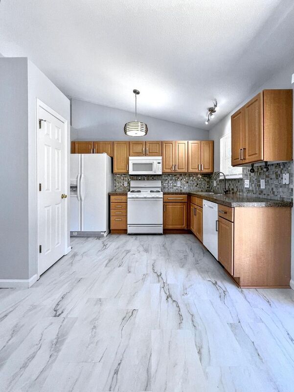 Foto del edificio - 7831 Clevedon St
