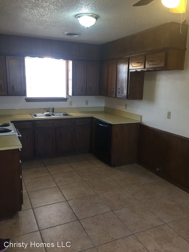Building Photo - 3 br, 2 bath House - 3125 Bivins