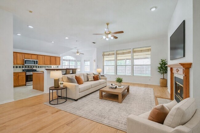 Foto del edificio - 304 Mimosa Dr