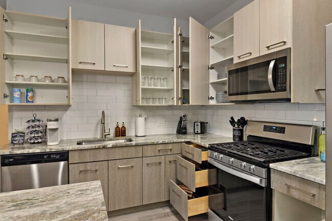 Foto del edificio - 28294 Ferry Rd