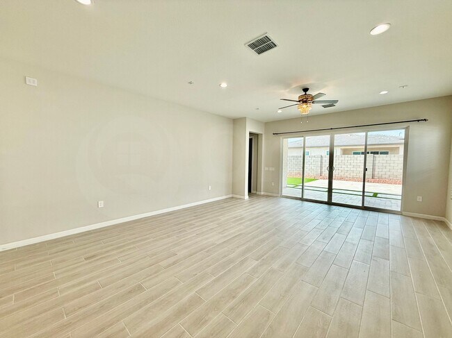 Foto del edificio - 10438 W Salter Dr