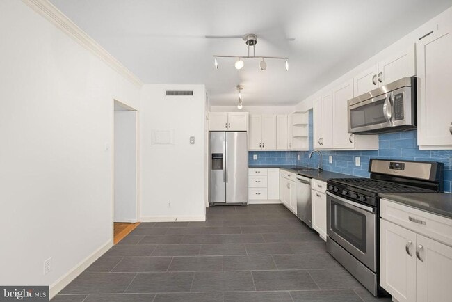 Building Photo - 4100 Cathedral Ave NW