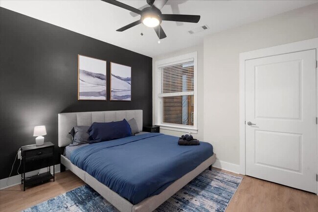 Foto del edificio - 7417 Waverly Walk Ave