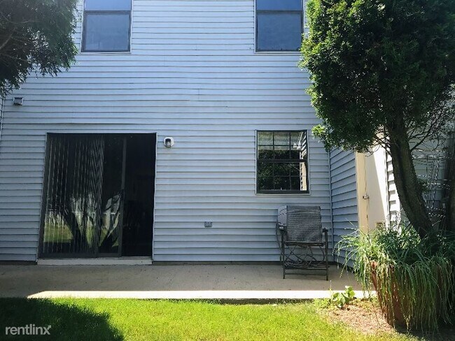 Building Photo - 2903 Stonehedge Rd