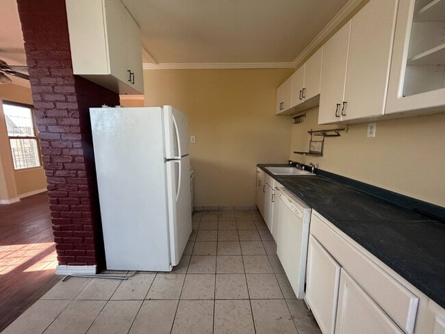 Foto del edificio - 1466 Commonwealth Ave