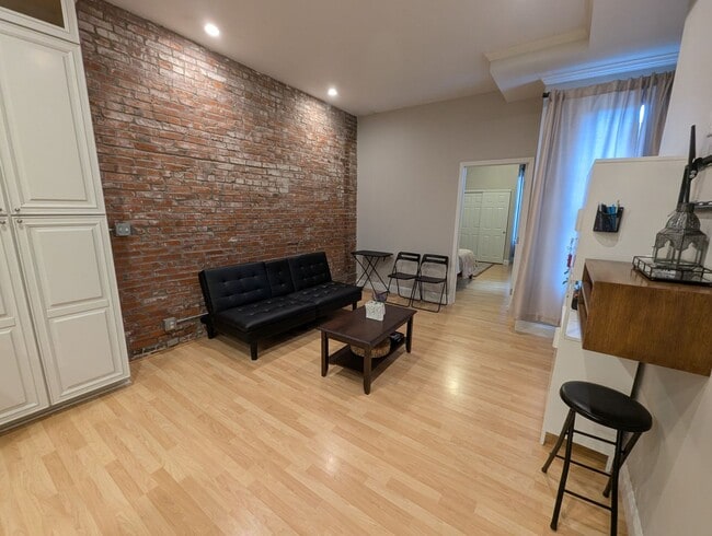 Building Photo - Exquisite Home in Lafayette Square - Steps...