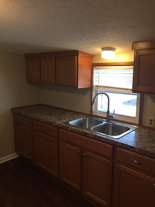 Kitchen - 2826 Bailey Rd