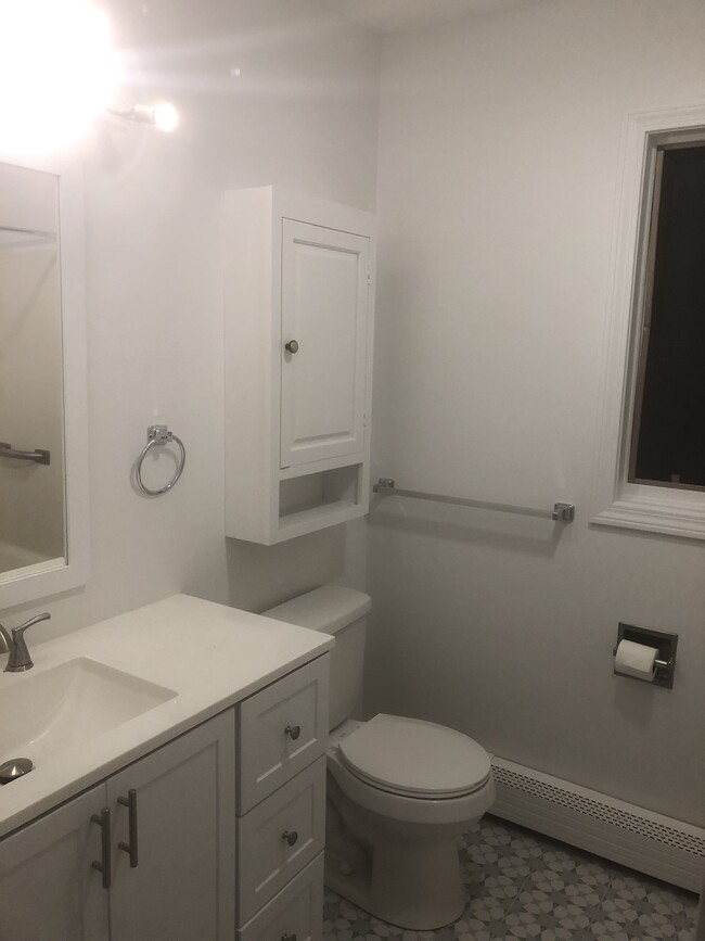 Building Photo - College Hill Apartments, LLC