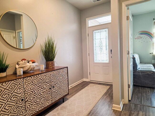 Building Photo - 212 Legends Dr