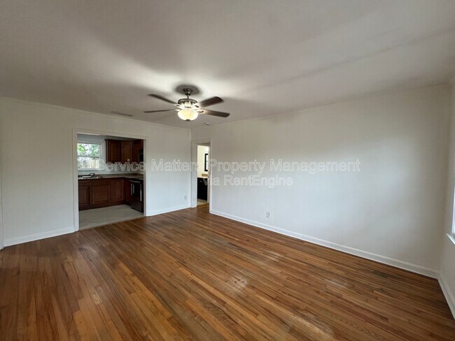 Foto del edificio - 3543 Bayou Blvd