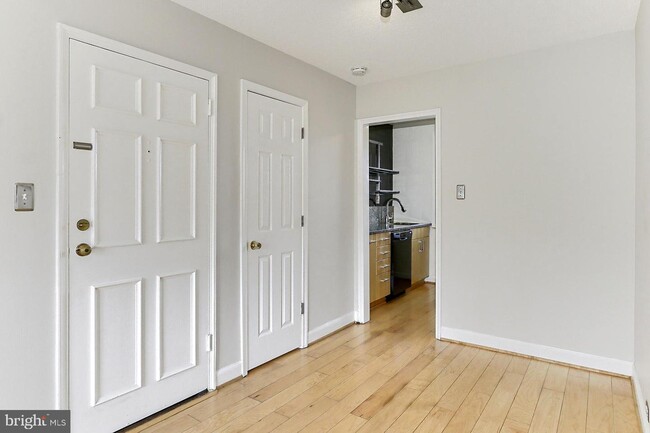 Building Photo - 4310 N Pershing Dr