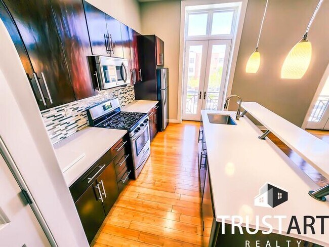Building Photo - Vibrant 2-Bedroom Condominium in Spring Ga...