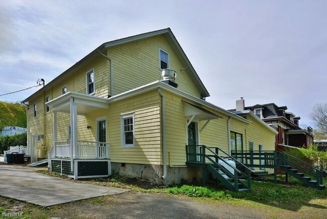 Building Photo - 2 br, 1 bath House - 8 Main St