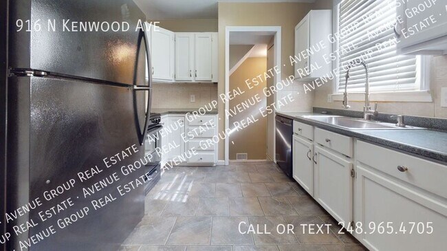 Foto del edificio - 916 N Kenwood Ave