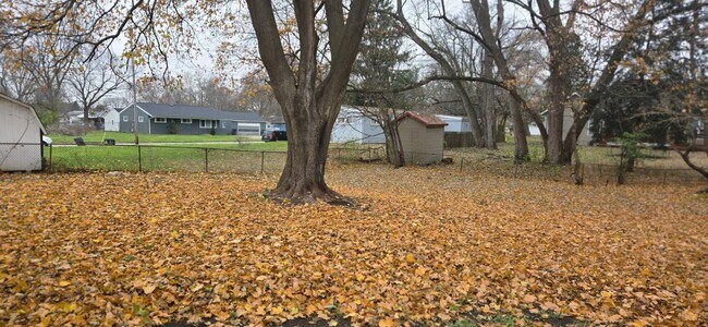 Foto del edificio - Charming 3-Bedroom Property in Prime Location ( SECTION 8 VOUCHER ACCEPTED )