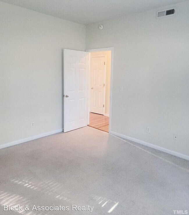 Building Photo - 3 br, 2.5 bath House - 112 Ruby Walk Dr.