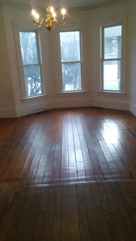 LR with Bay Window - 6 Kemp Ave