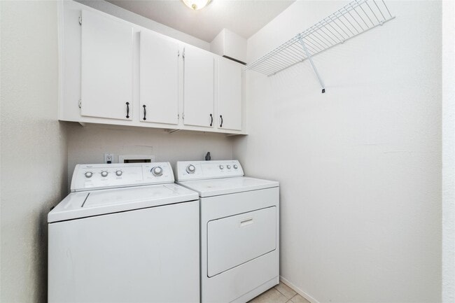 Foto del edificio - 1404 McDugald Rd