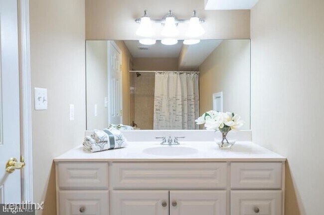 Foto del edificio - 2 br, 2 bath House - 7205 Sipes Ln