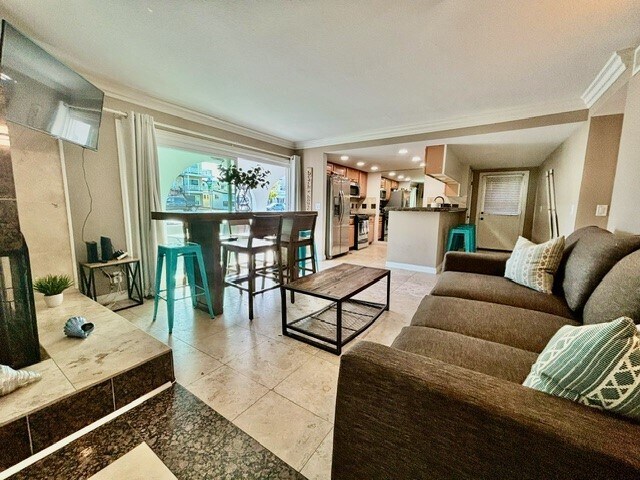 Foto del edificio - 902 W Balboa Blvd