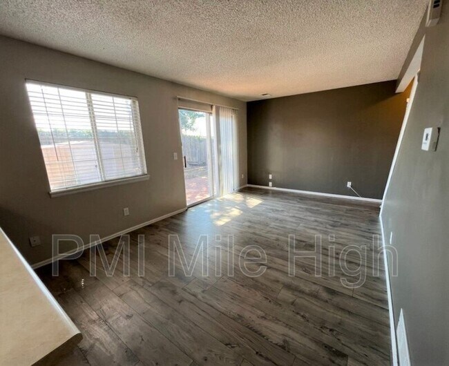 Foto del edificio - Lease Pending: 12512 Forest Dr