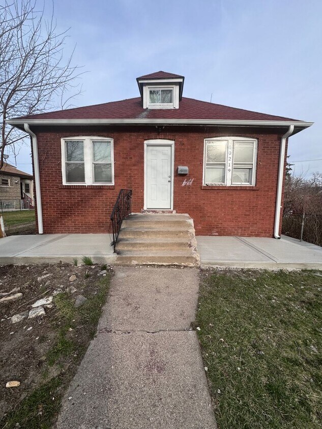 Primary Photo - Newly Renovated 5-bed 2-bath - In Washingt...