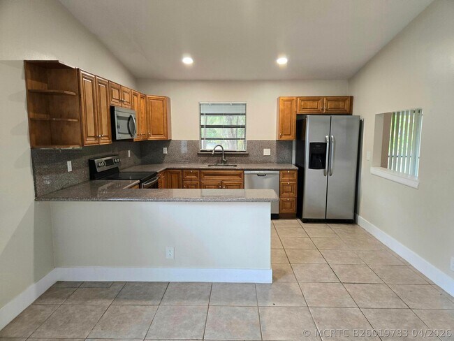 Foto del edificio - 3921 NW 114th Ave