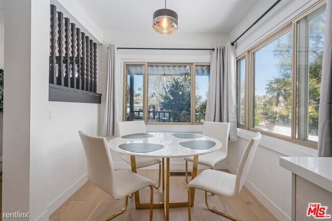 Foto del edificio - 3 br, 2 bath House - 428 Redlands St