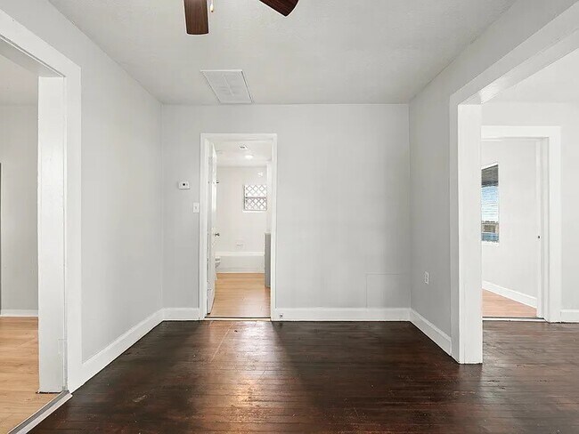 Foto del edificio - 3101 Illinois St