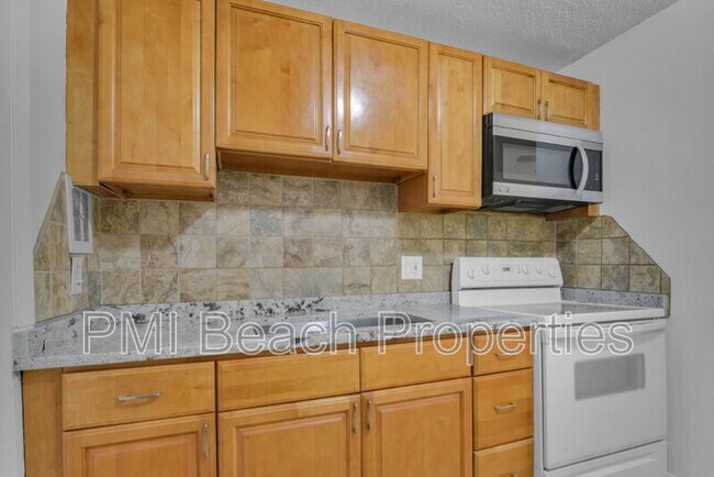 Foto del edificio - 850 E Commercial Blvd