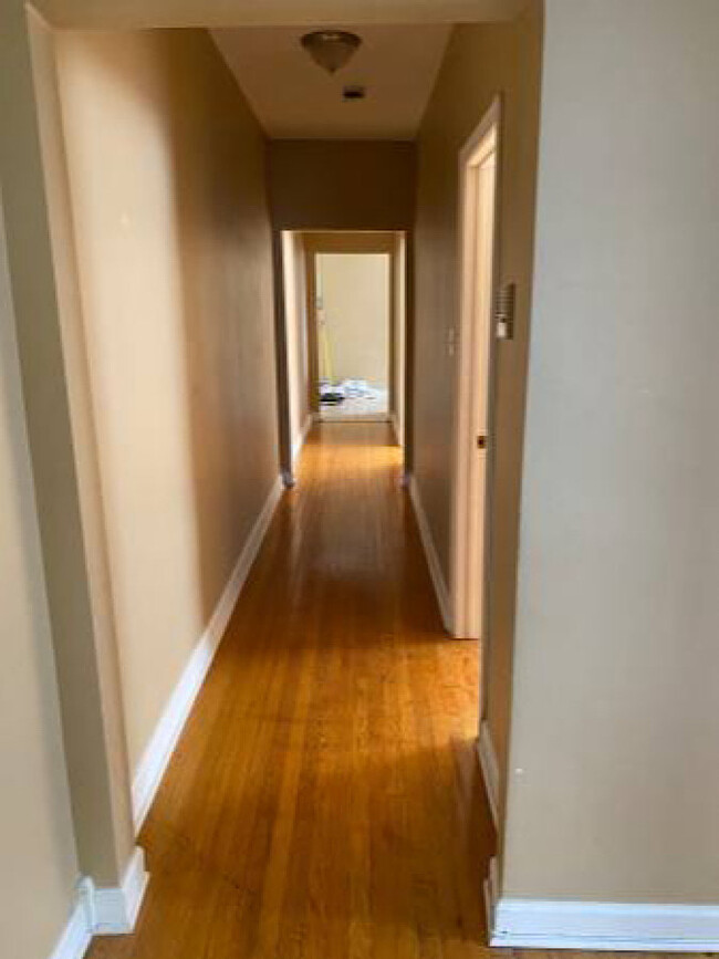 Hallway - 1066 W Granville Ave