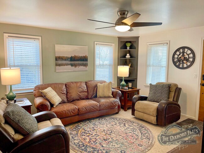 Foto del edificio - 5121 Plymouth Rd