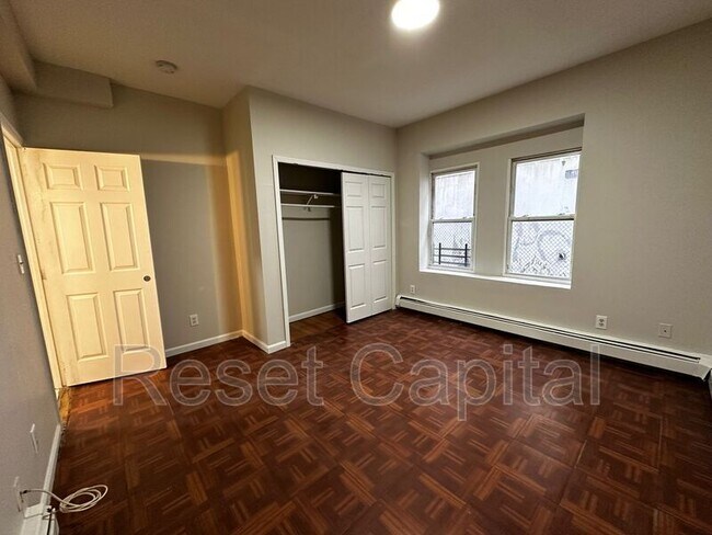 Foto del edificio - 234 6th Ave W