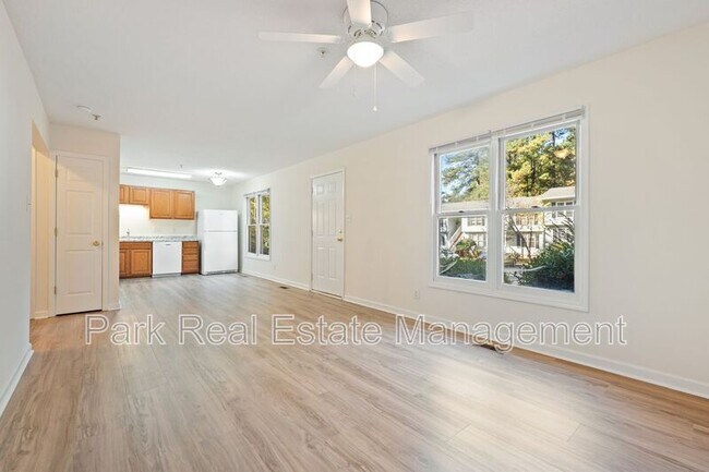 Foto del edificio - 121 Westview Dr