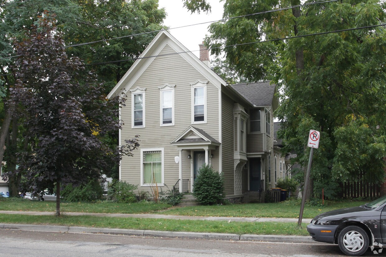 Primary Photo - 654-658 Cherry St SE