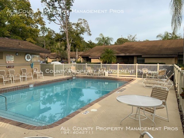 Building Photo - Morningside/End Unit/Updated/Pool/Meadows