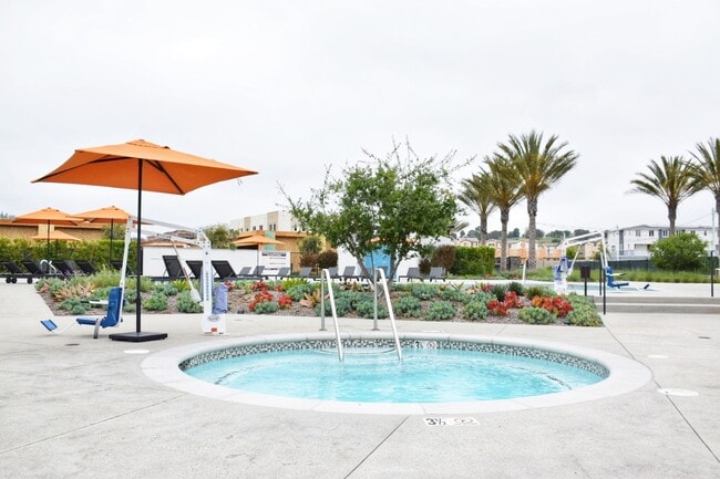 Foto del edificio - 1630 Saratoga Ln