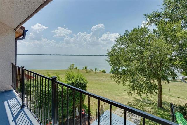 Foto principal - 3726 Mediterranean St