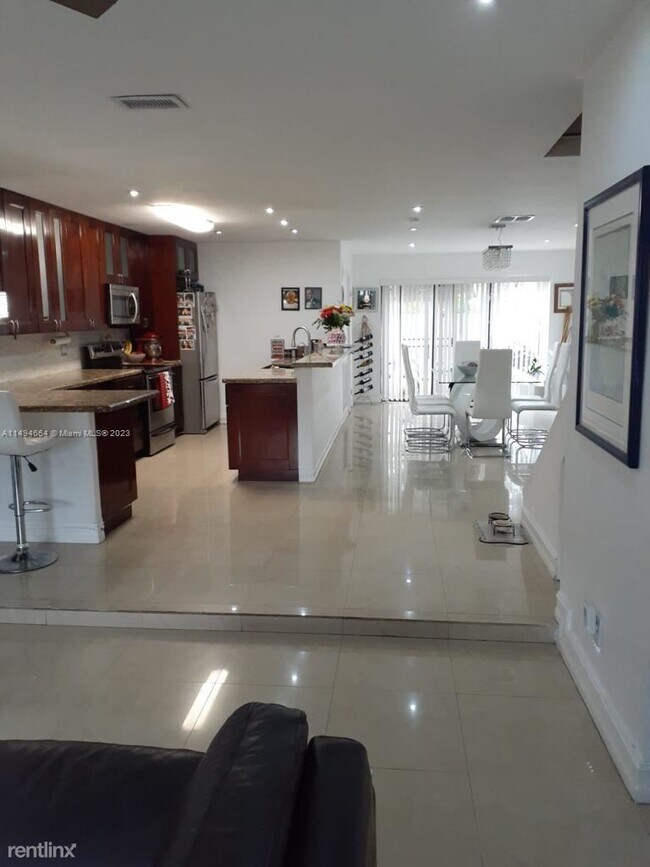 Foto del edificio - 3 br, 2.5 bath House - 4822 Sheridan St # 2